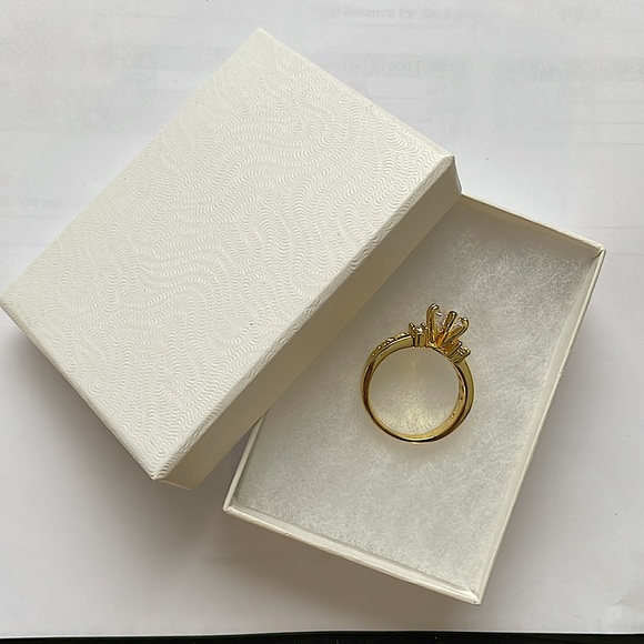 Gorgeous multi carat gold plated faux diamond ring wms sz 8 3/4 ish - Picture 6 of 13
